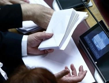 «Μπάχαλο» με την ηλεκτρονική ψηφοφορία στη Βουλή - «Έγινε λάθος» λένε βουλευτές της ΝΔ